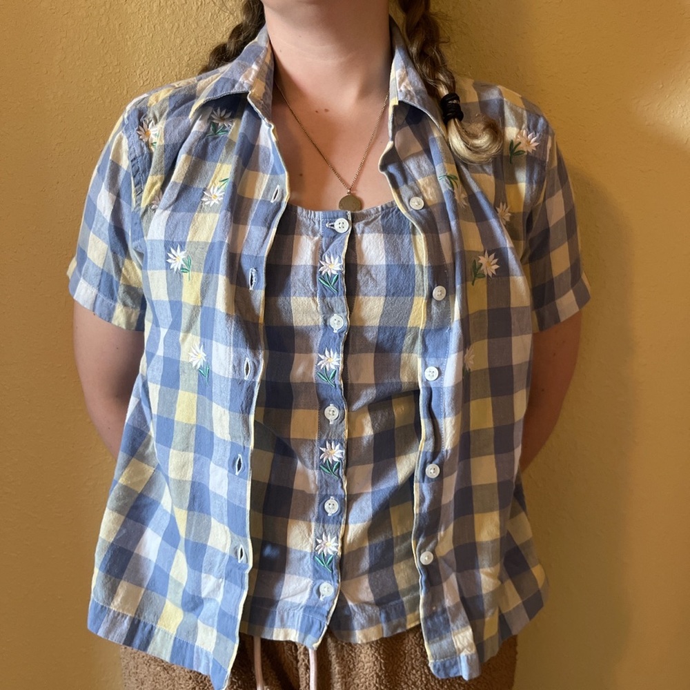 Maggie & Max Patterned Flower Button Down Size S